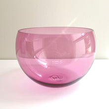 Load image into Gallery viewer, Large glass &#39;Gacha&#39; bowls by Thomas Yeend
