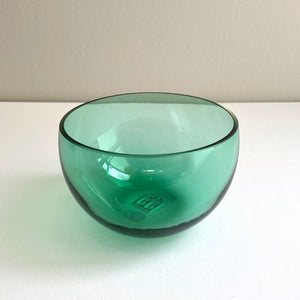 Small glass 'Gacha' bowls by Thomas Yeend (various colours)